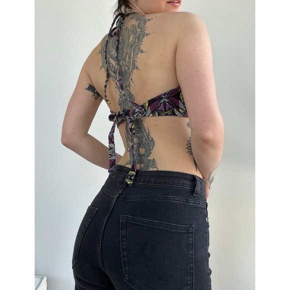 Multicolor Halter Top - Picture 2 of 4